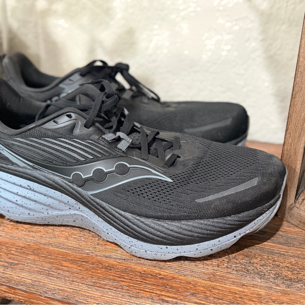 Saucony Hurricane 24 Running Shoes Men's Size 13 Black Shadow New Training - Picture 9 of 11